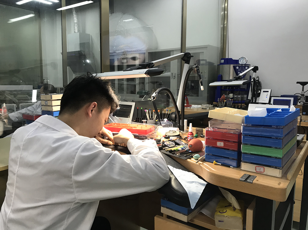 积家售后维修中心地址（郑州中心店）